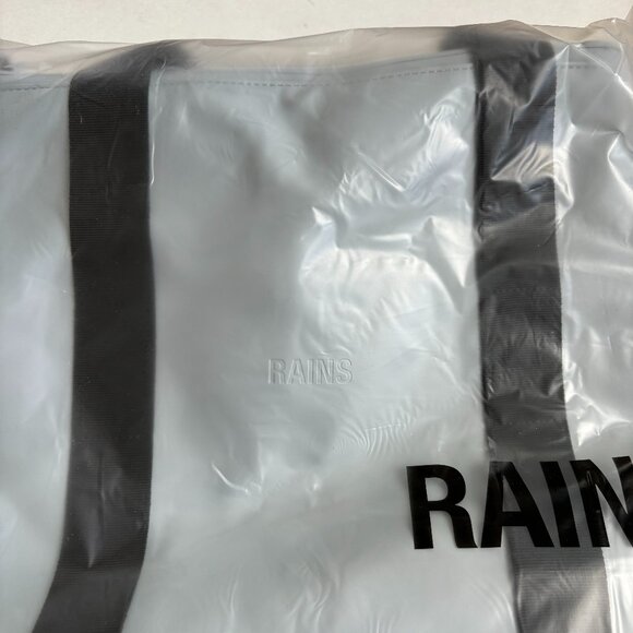 RAINS Hilo Weekend Bag W3 Light Blue Wind Duffle Luggage Straps Black BRAND NEW - Picture 7 of 7